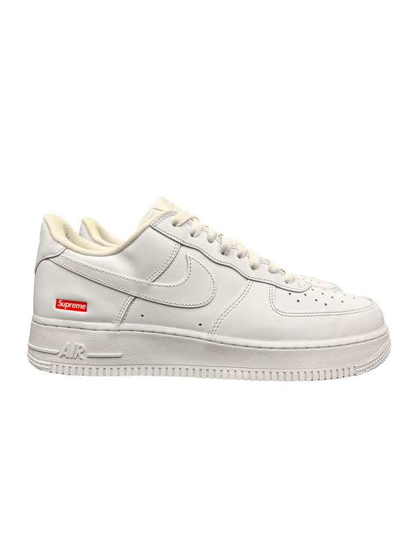 Nike Air Force 1 Low
Supreme White