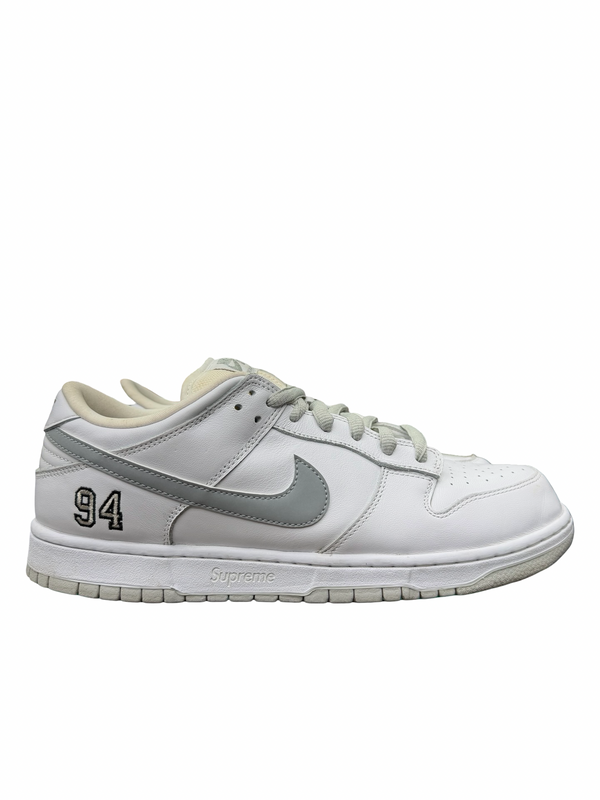 Nike SB Dunk Low
Supreme 94 White Metallic Silver