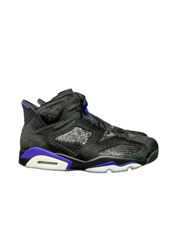 Nike Air Jordan 8 Retro Social Status