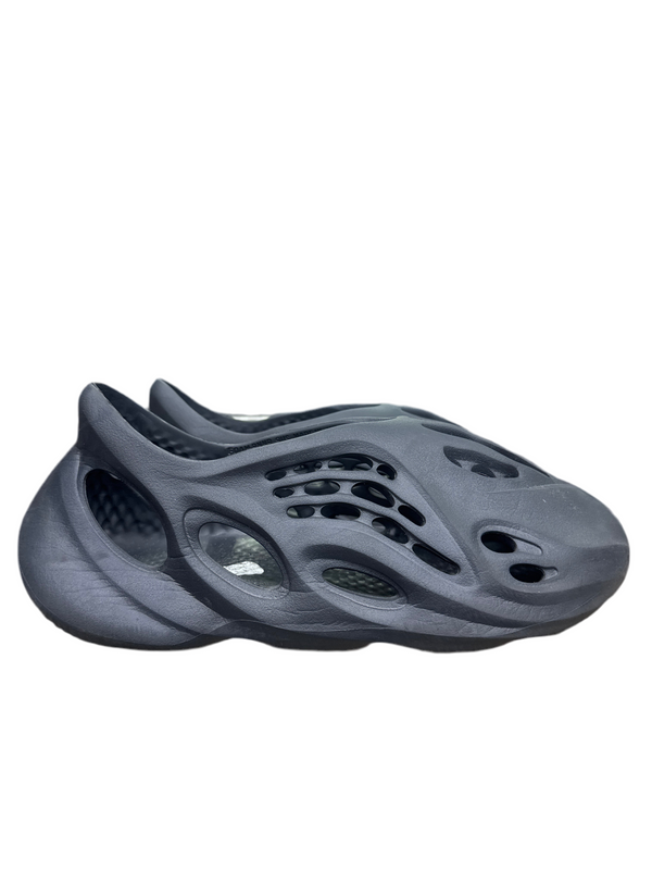 Yeezy Oynx Foamrunner