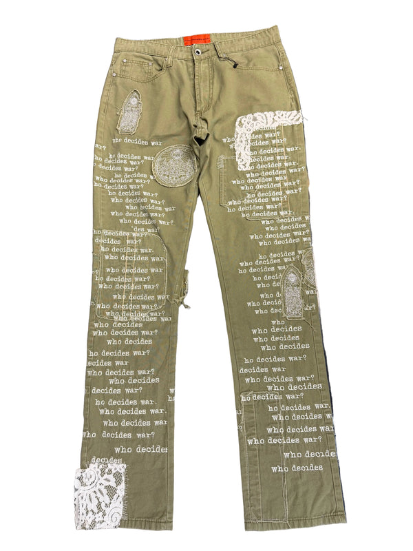 Who Decides War MRDR BRVDO Fatigue Scripture In An Olive Jeans