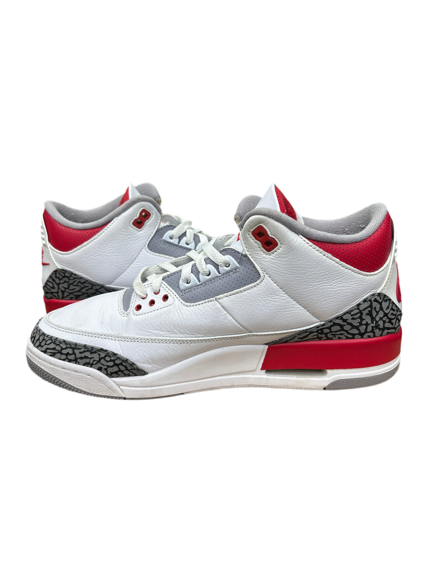 Nike Air Jordan 3 Retro
Fire Red