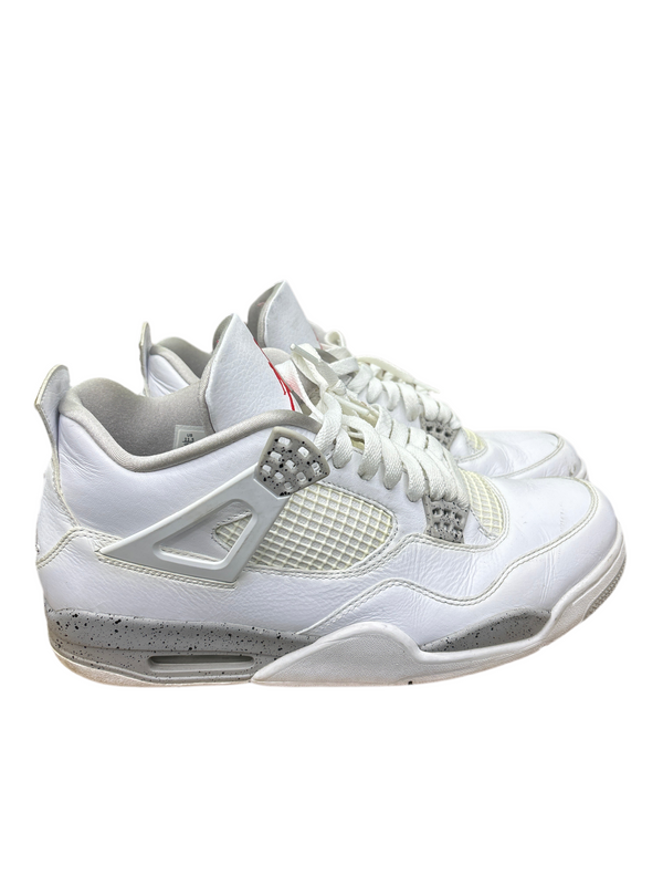 Nike Air Jordan 4 Retro
White Oreo