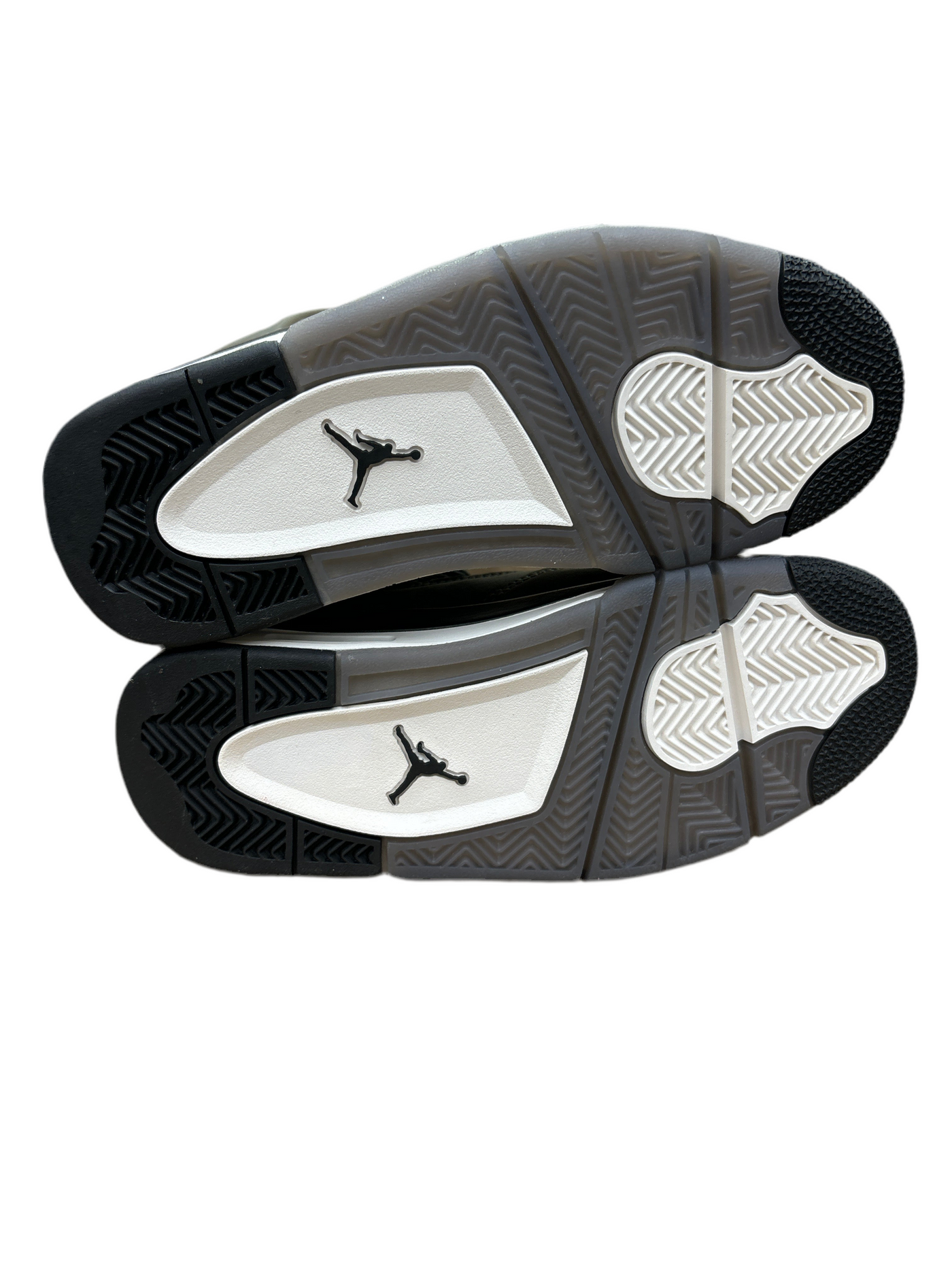 Nike Air Jordan 4 Retro OG
Cave Stone