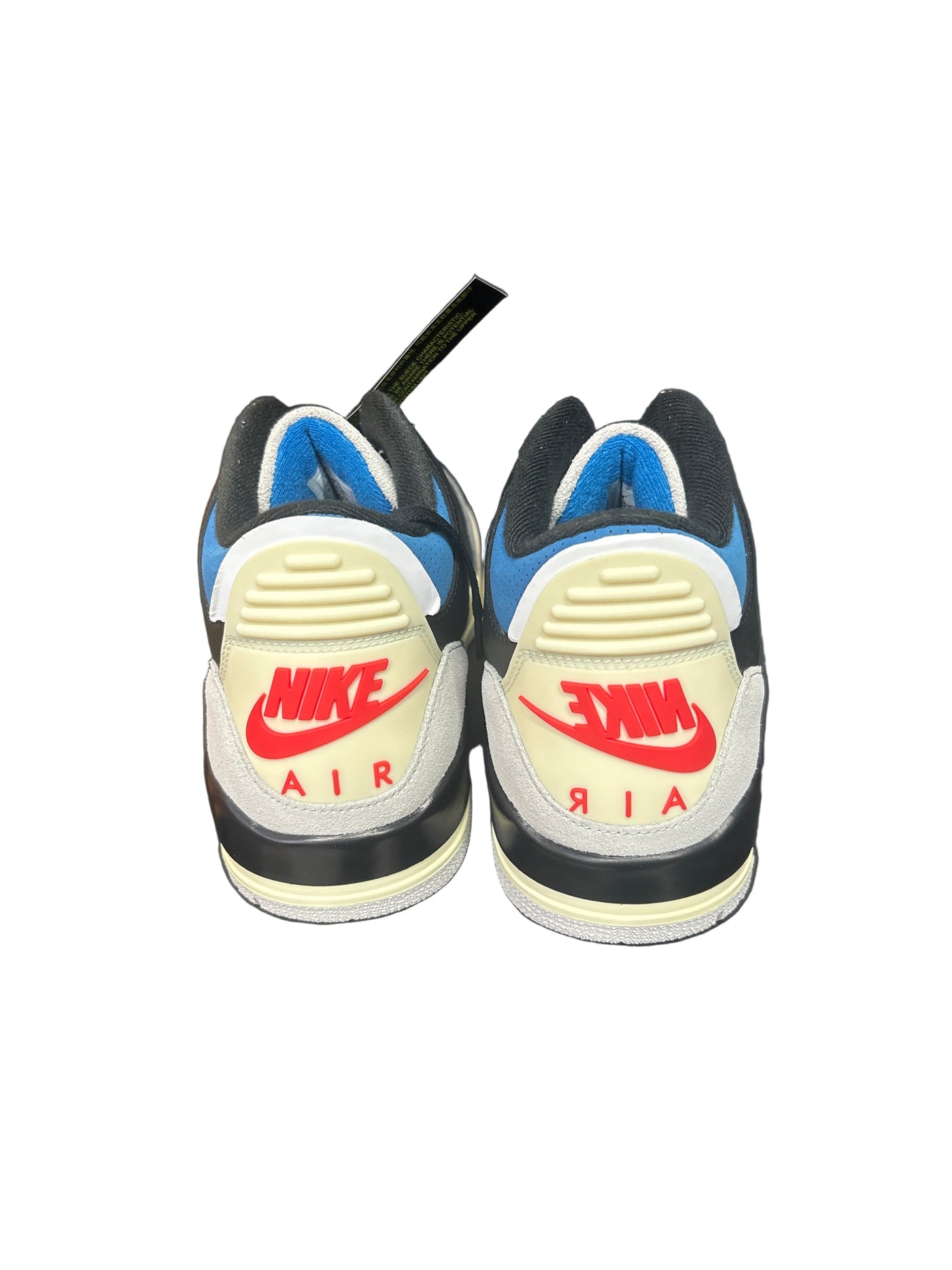 Nike Air Jordan 3 Retro OG
Rare Air
