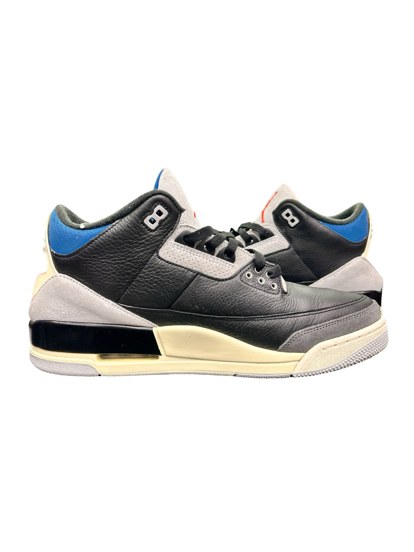 Nike Air Jordan 3 Retro OG
Rare Air