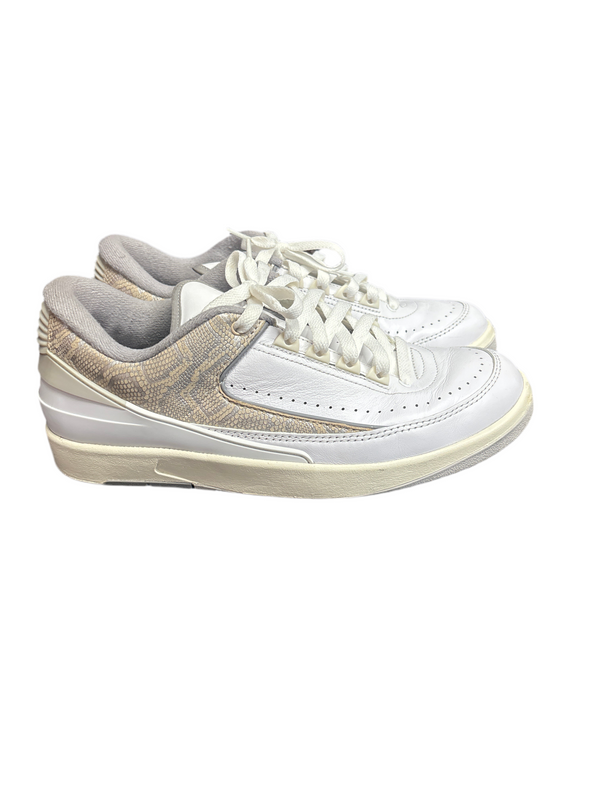 Nike Air Jordan 2 Retro Low
Python