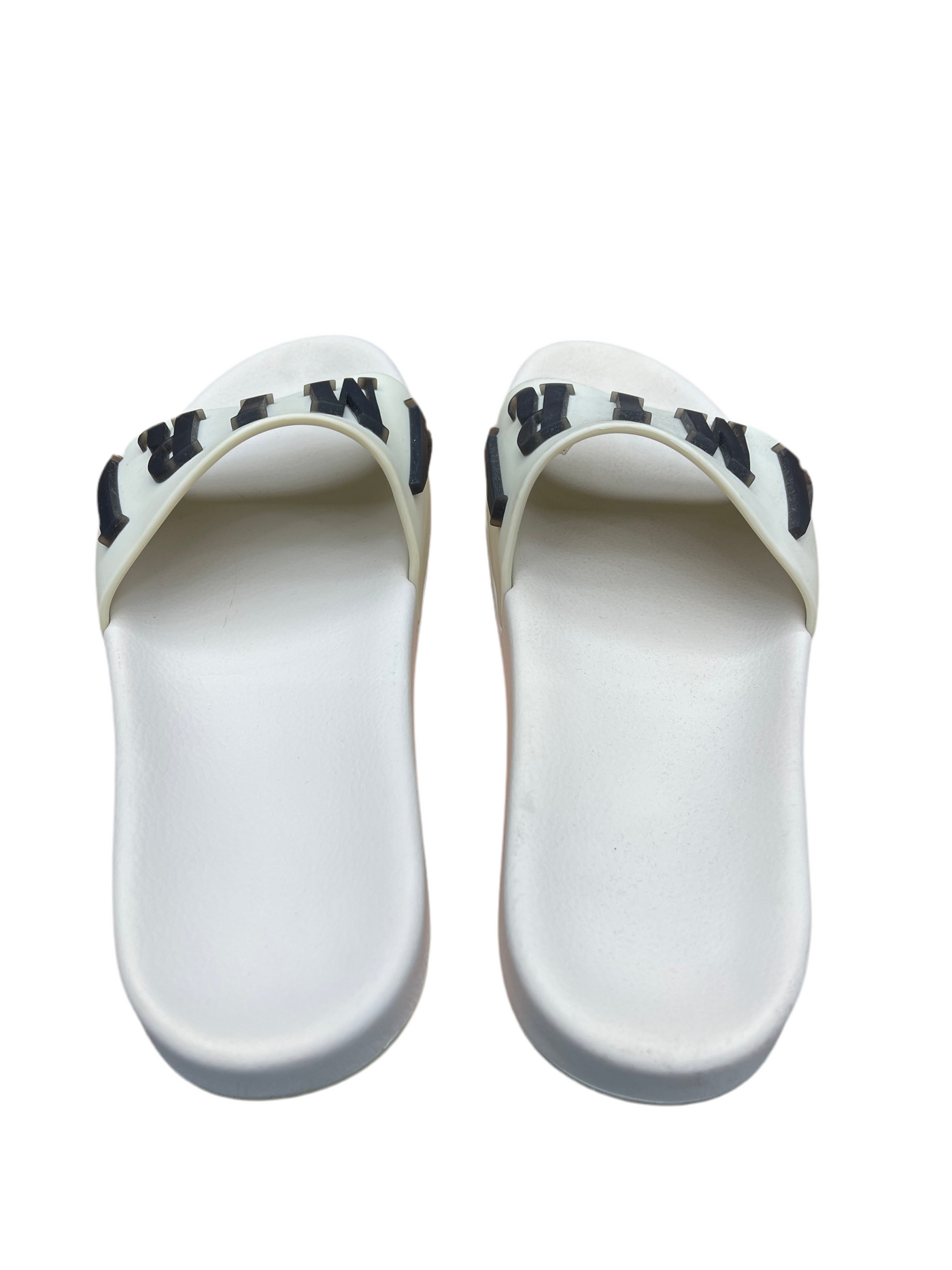 Amiri Logo Slides White