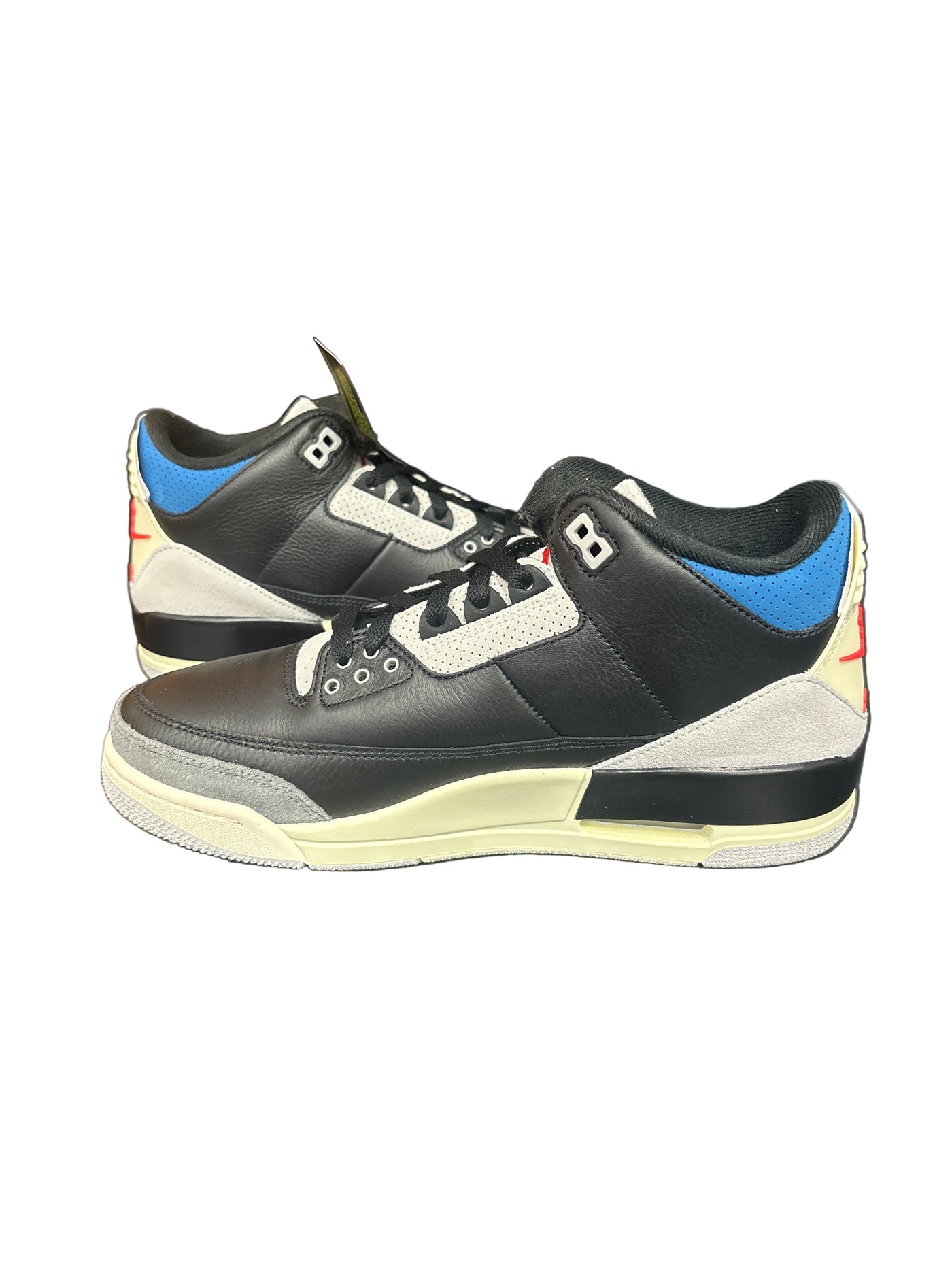 Nike Air Jordan 3 Retro OG
Rare Air