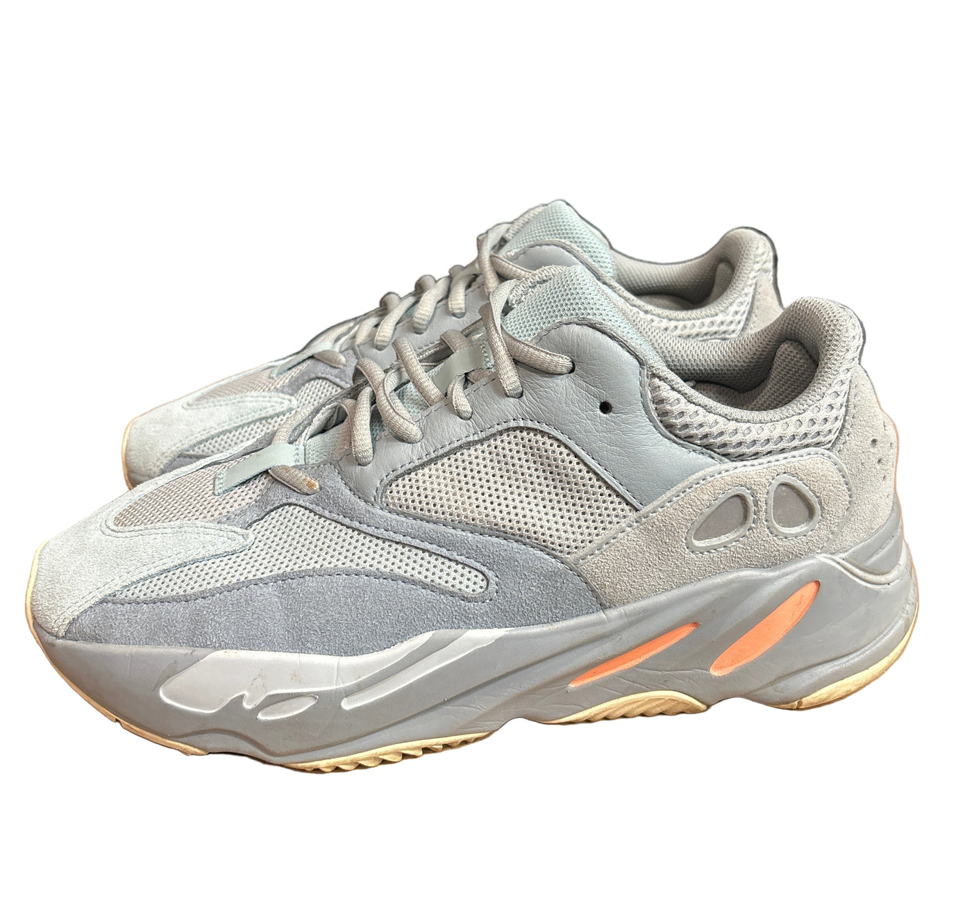 Adidas Yeezy Boost 700
Inertia