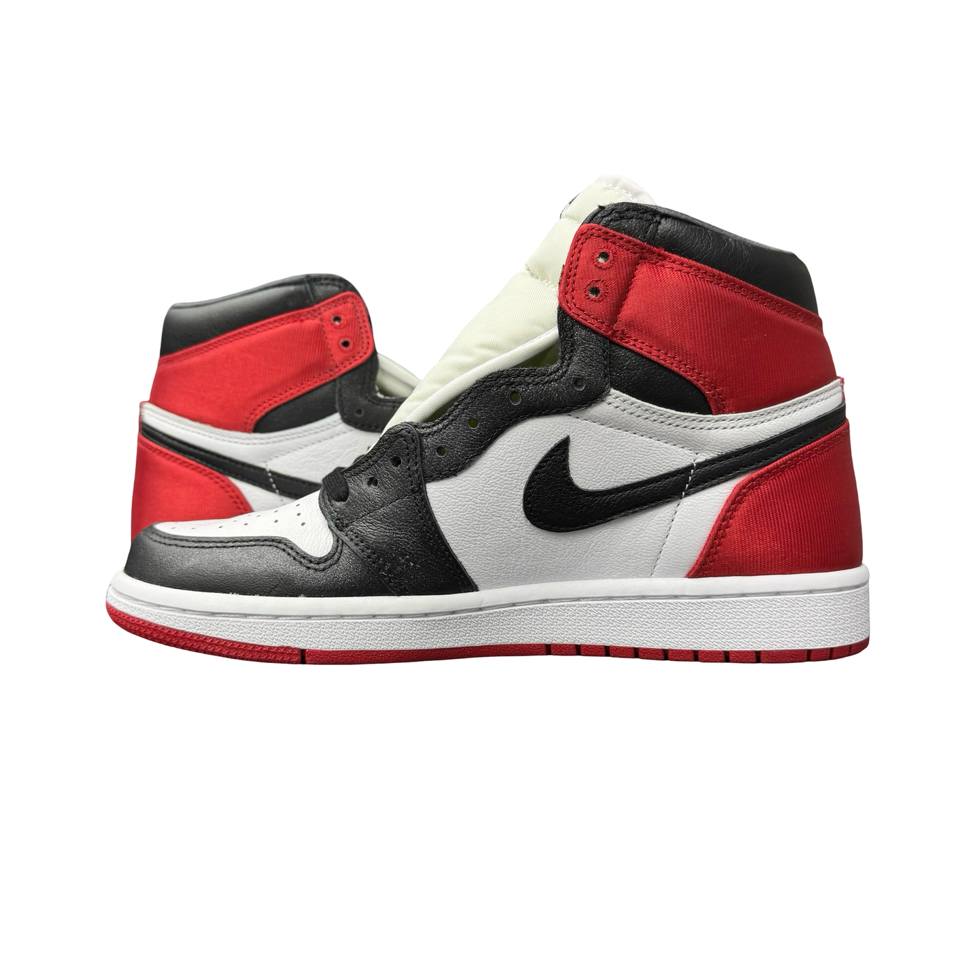 WMNS Nike Air Jordan 1 Retro High Satin Black Toe