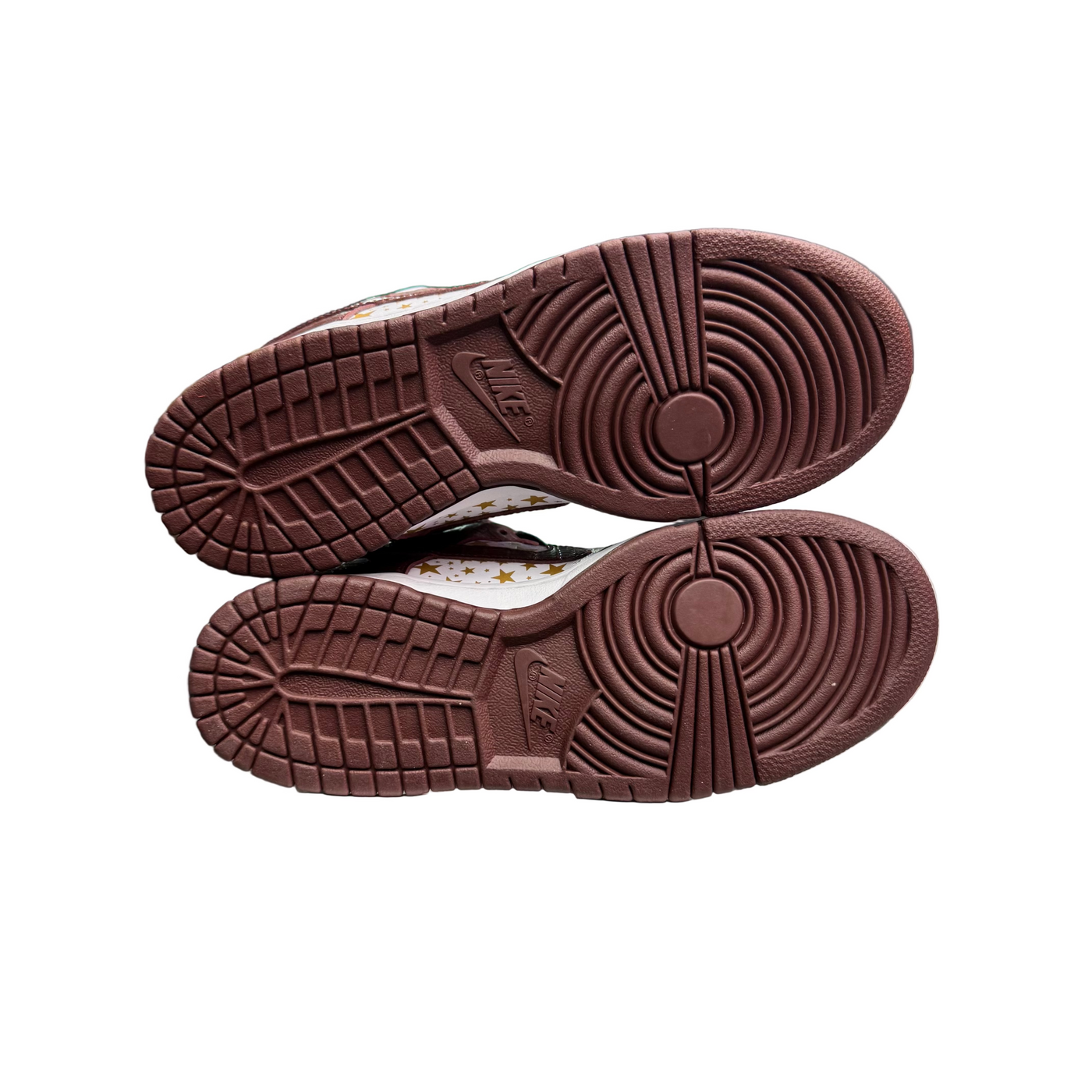 Nike SB Dunk Low x Supreme Stars Barkroot Brown