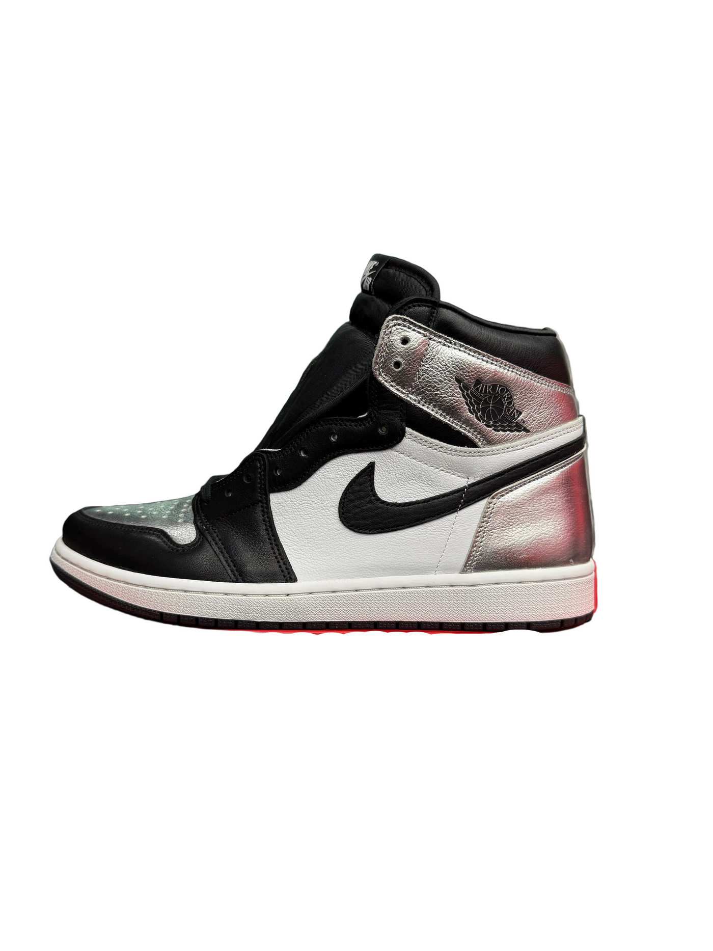 WMNS Nike Air Jordan 1 Retro High Silver Toe