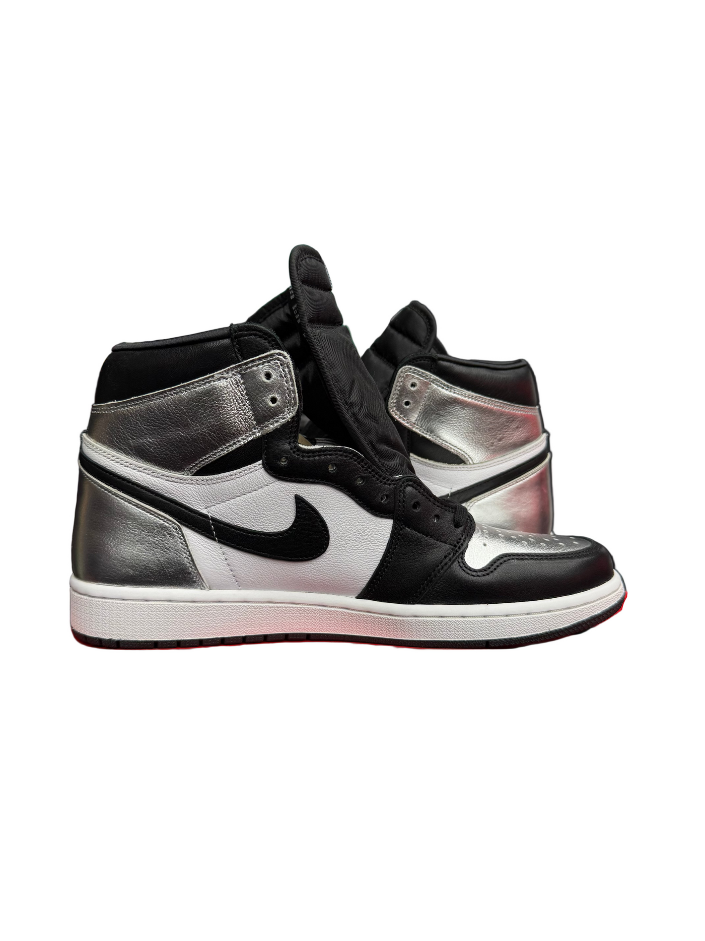 WMNS Nike Air Jordan 1 Retro High Silver Toe