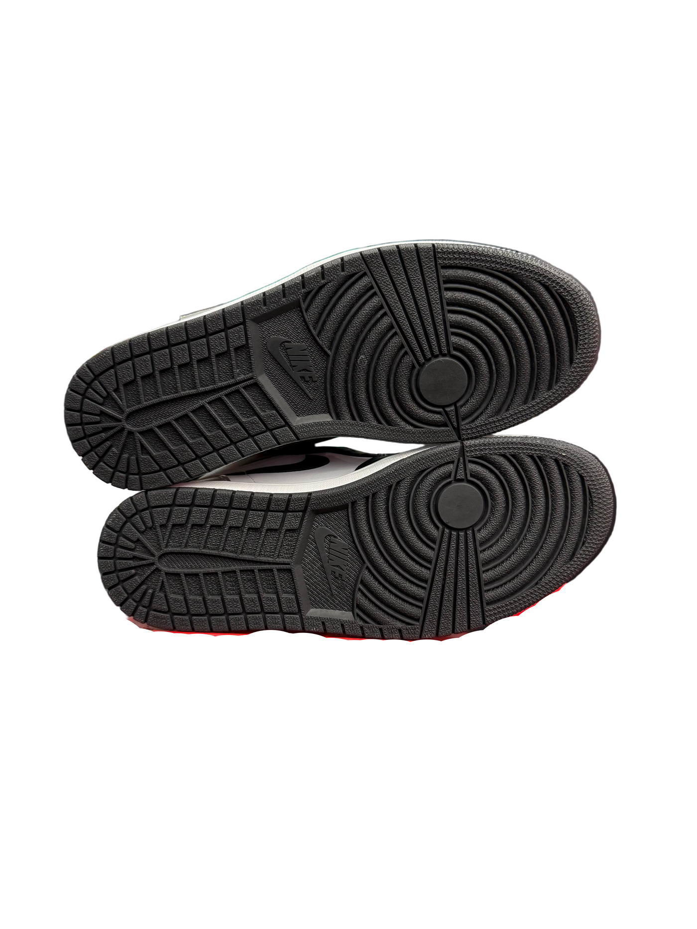 WMNS Nike Air Jordan 1 Retro High Silver Toe